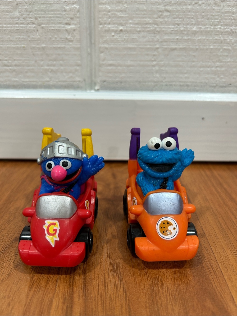 Sesame Street Grover in Red Car & Cookie Monster in Orange Car